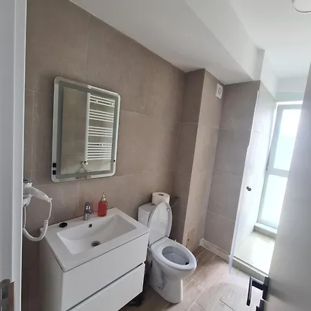 2 Prima Linie Alezzi Infinity Diamond Apartment Navodari