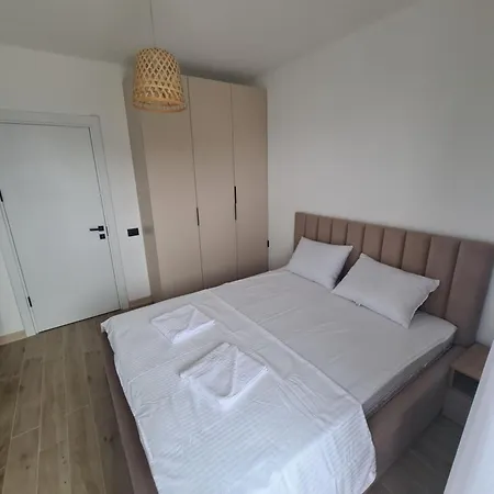 2 Prima Linie Alezzi Infinity Diamond Apartment *